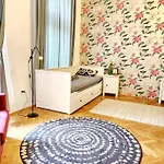 Travelers Award Winning Place In The Heart Of Budapest Apartment Kamilla